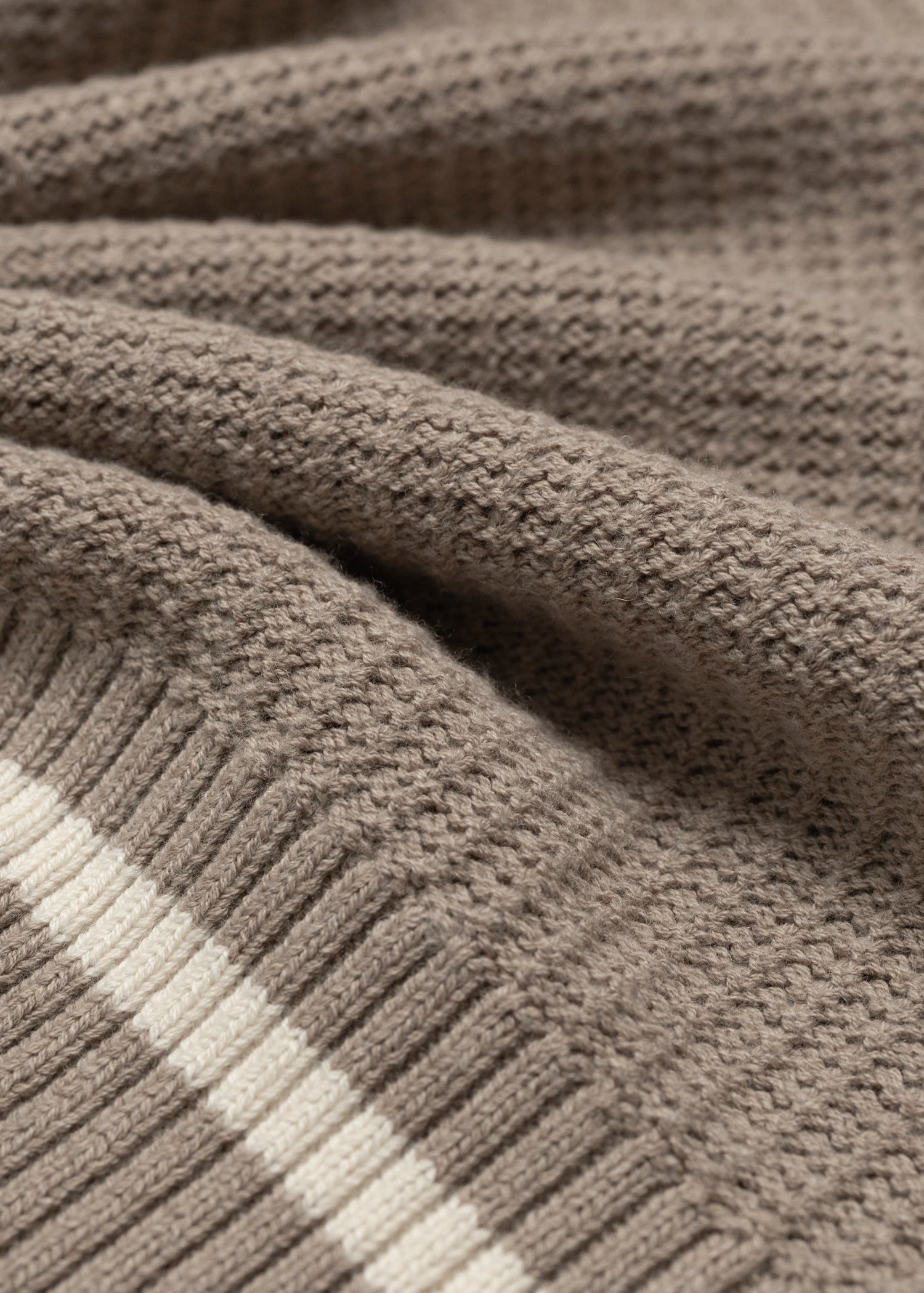 Extrafine Merino Waffle V-Neck - Sand
